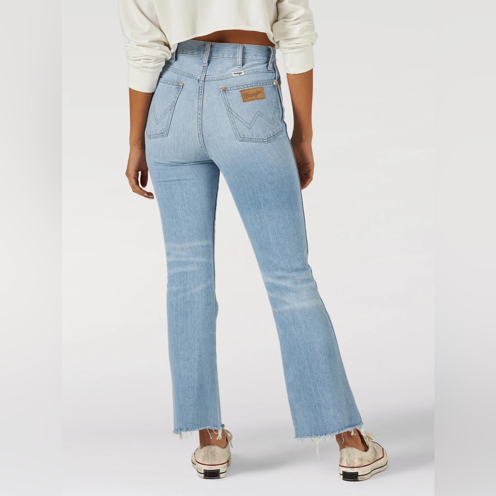 NWT Wrangler Wrock 672 High Rise Kick Flare Jeans - Picture 1 of 5